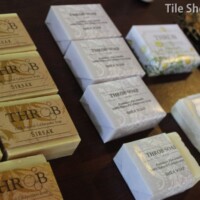 とても質の良い石鹸!
https://www.facebook.com/throbsoapbalicom/ cement_tile施工例- sisi-サンデーマーケット バリ島